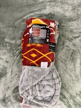 Logo Brands Minnesota Golden Gophers Super Soft Oversized Plush 60” X 70” Throw